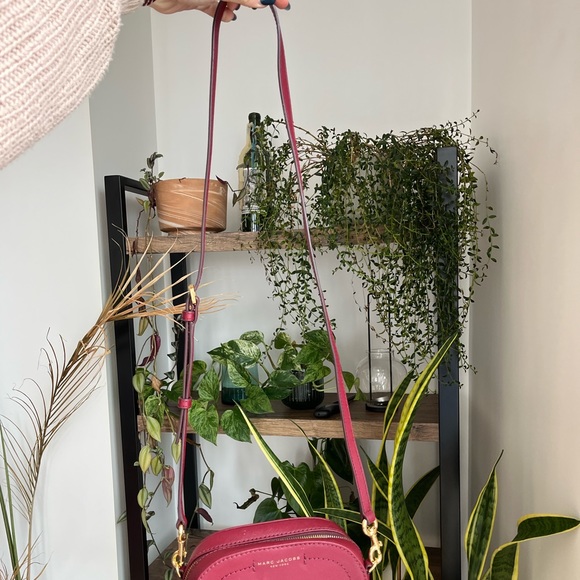 Marc Jacobs Burgundy Purse Gold Hardware - Picture 4 of 6